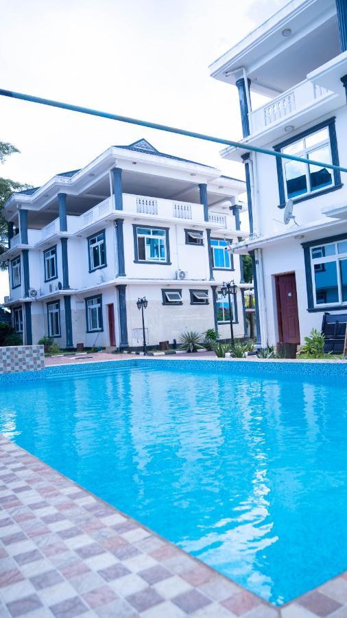 Luxury Beach Villa Inn ดาร์เอสซาลาม ภายนอก รูปภาพ