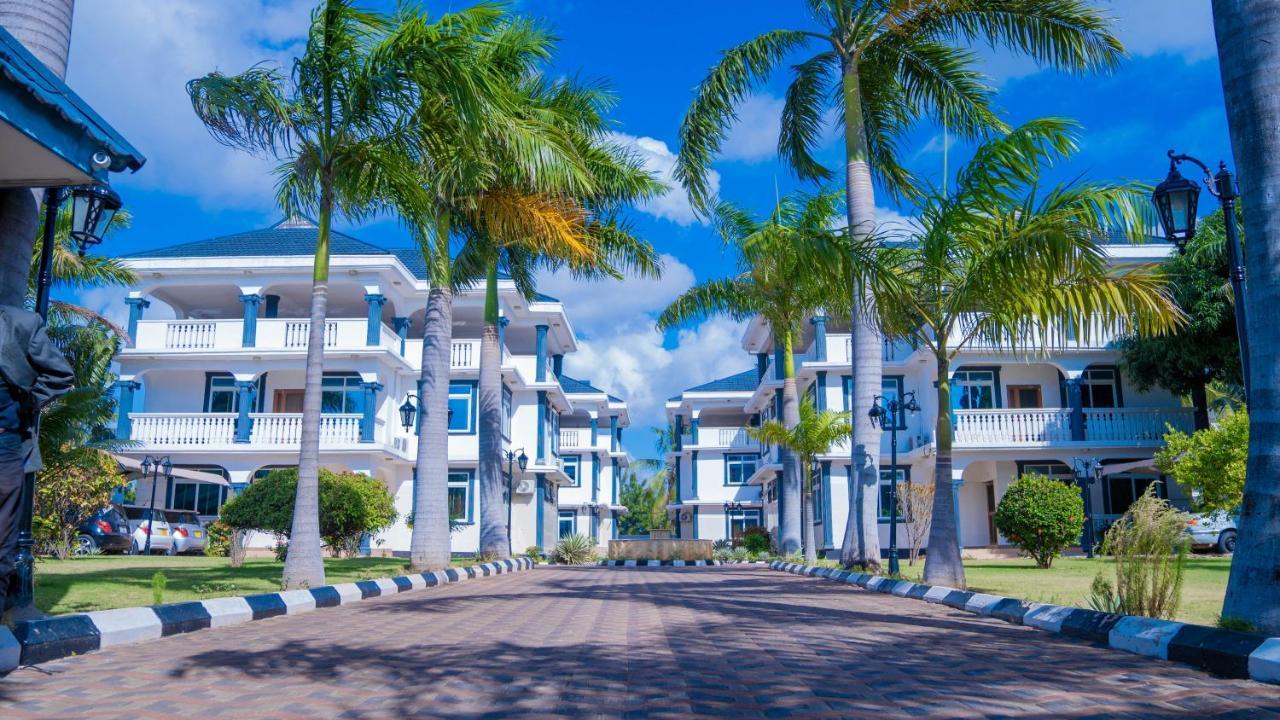 Luxury Beach Villa Inn ดาร์เอสซาลาม ภายนอก รูปภาพ
