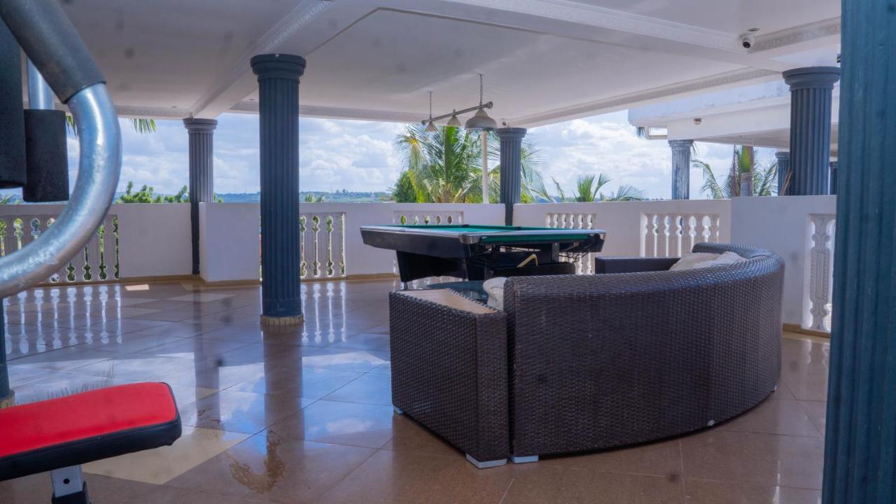 Luxury Beach Villa Inn ดาร์เอสซาลาม ภายนอก รูปภาพ