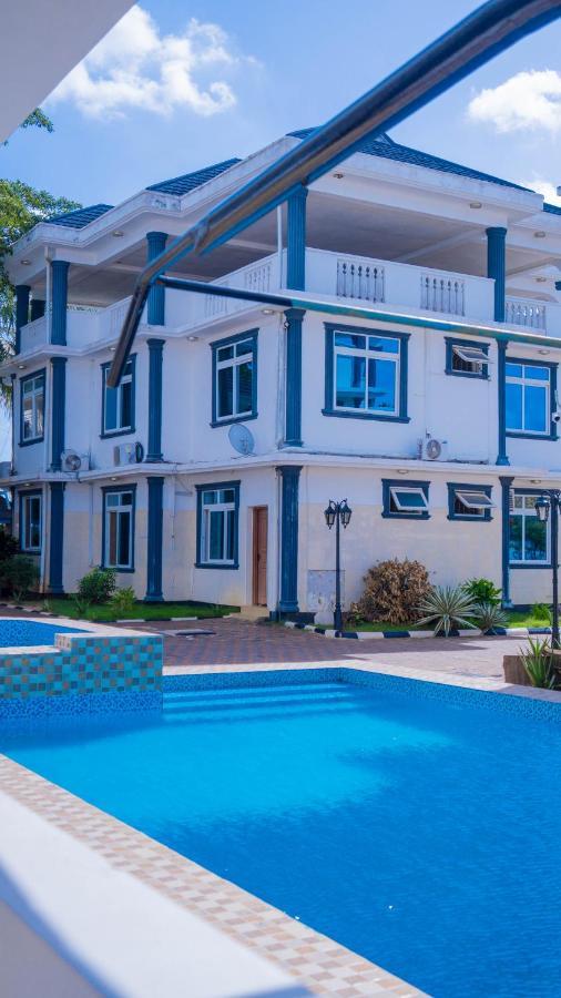 Luxury Beach Villa Inn ดาร์เอสซาลาม ภายนอก รูปภาพ