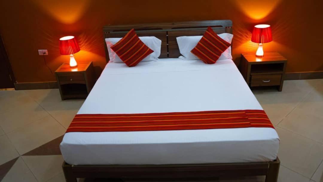 Luxury Beach Villa Inn ดาร์เอสซาลาม ภายนอก รูปภาพ